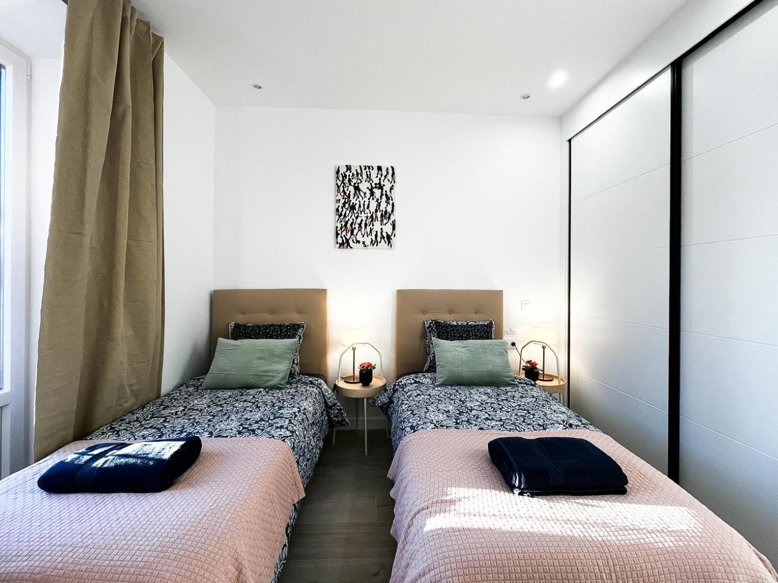 Madrid Private Rooms - Ferrer ภายนอก รูปภาพ