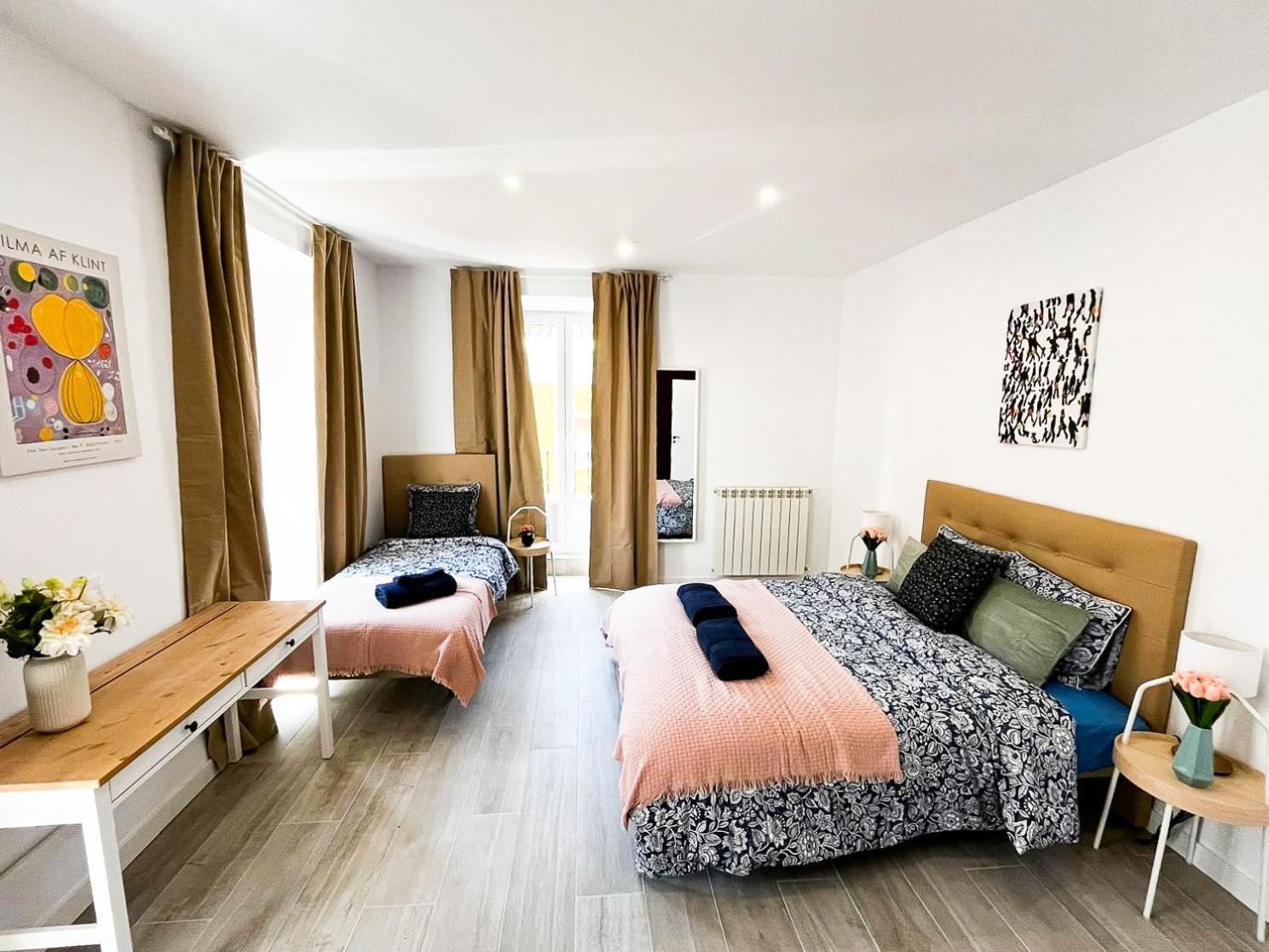 Madrid Private Rooms - Ferrer ภายนอก รูปภาพ
