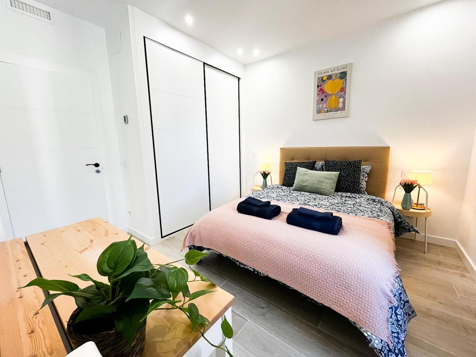 Madrid Private Rooms - Ferrer ภายนอก รูปภาพ