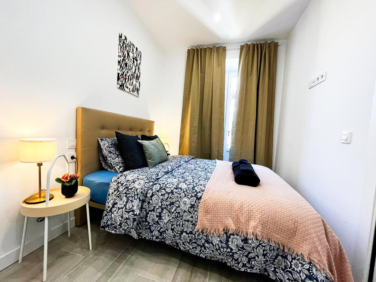 Madrid Private Rooms - Ferrer ภายนอก รูปภาพ
