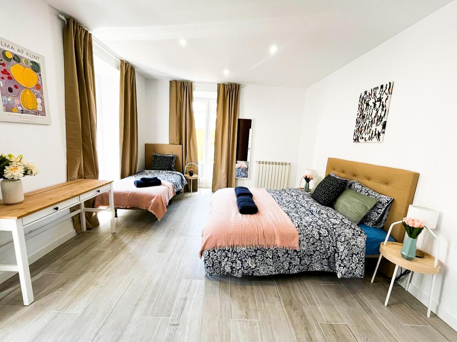 Madrid Private Rooms - Ferrer ภายนอก รูปภาพ