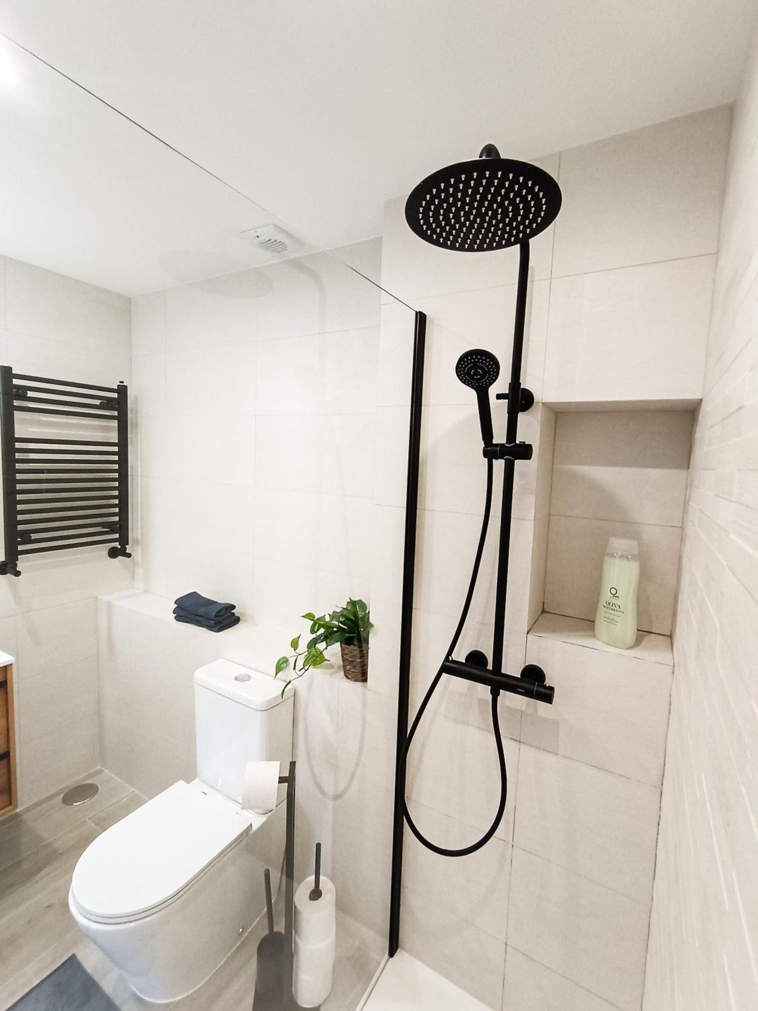 Madrid Private Rooms - Ferrer ภายนอก รูปภาพ