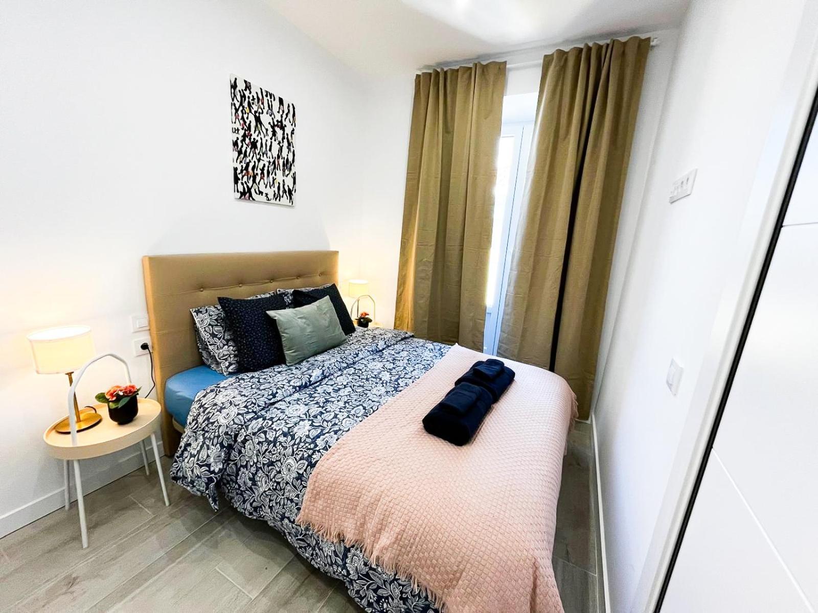 Madrid Private Rooms - Ferrer ภายนอก รูปภาพ